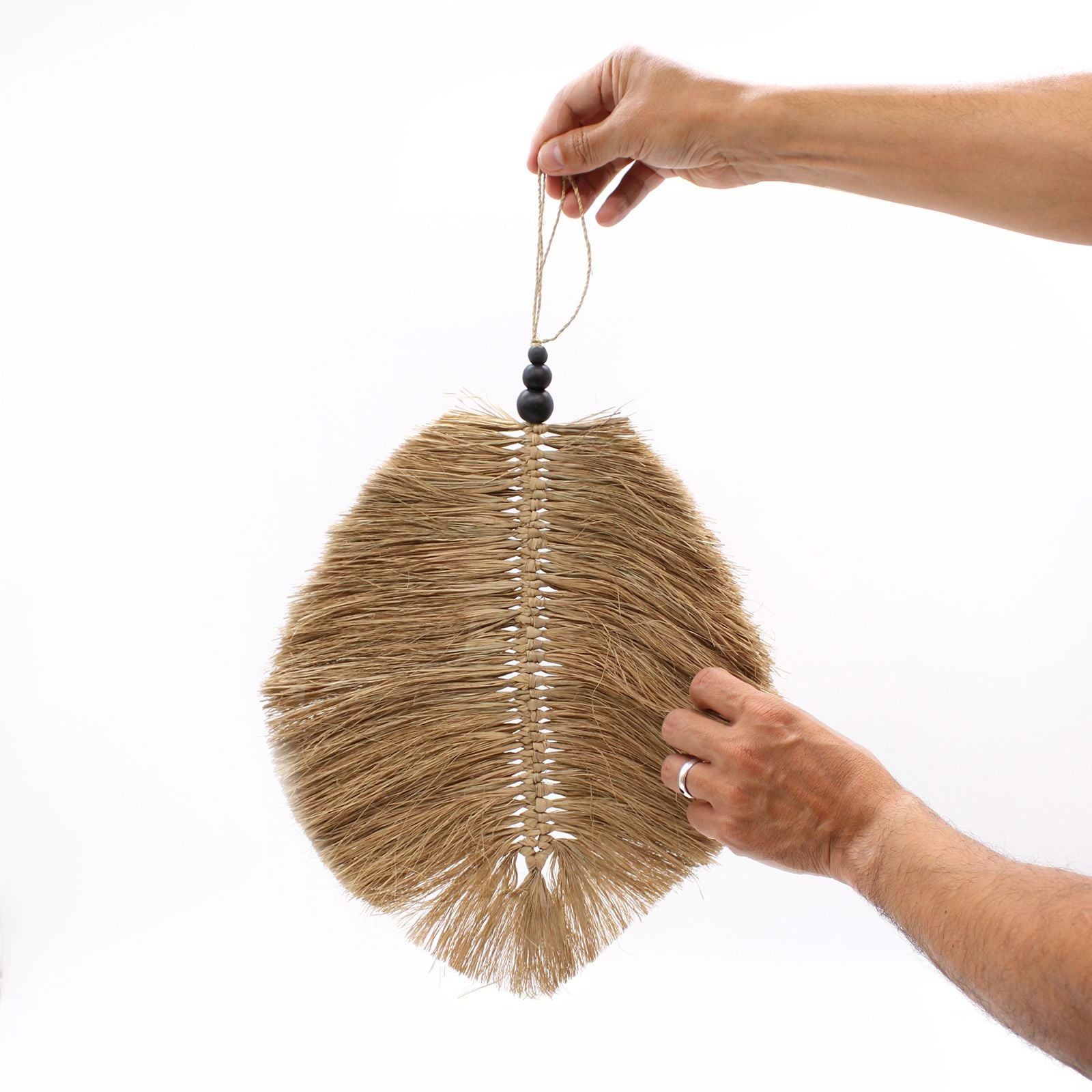 Pendente Decorativo em Folha de Raffia