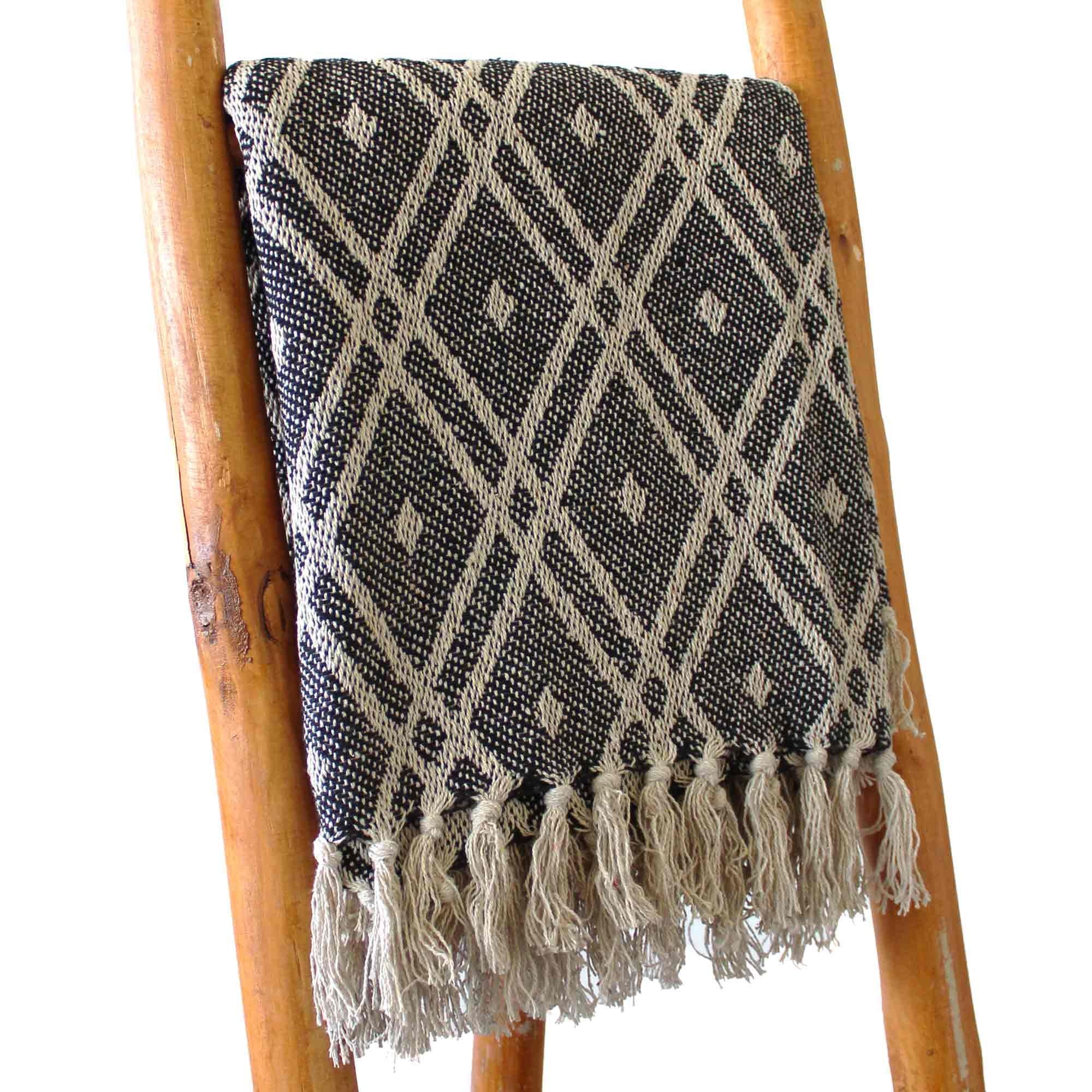 Manta Boho Padrão Regency — Preto & Bege