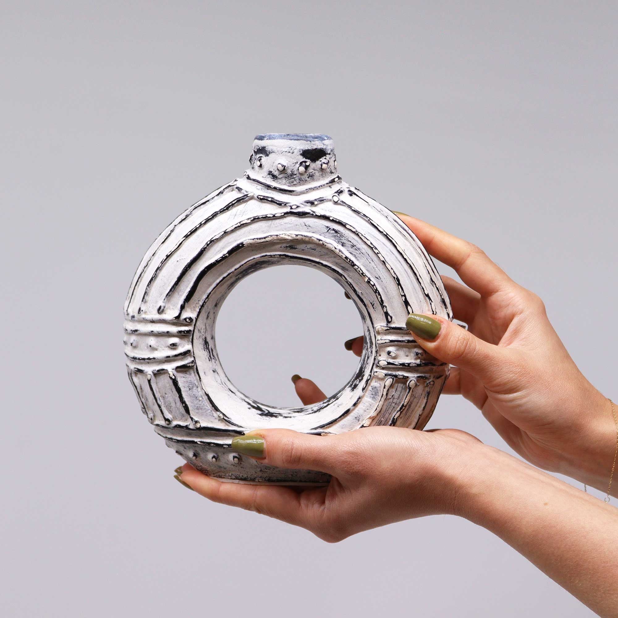 Jarro Redondo em Cerâmica Donut — Creme 18cm