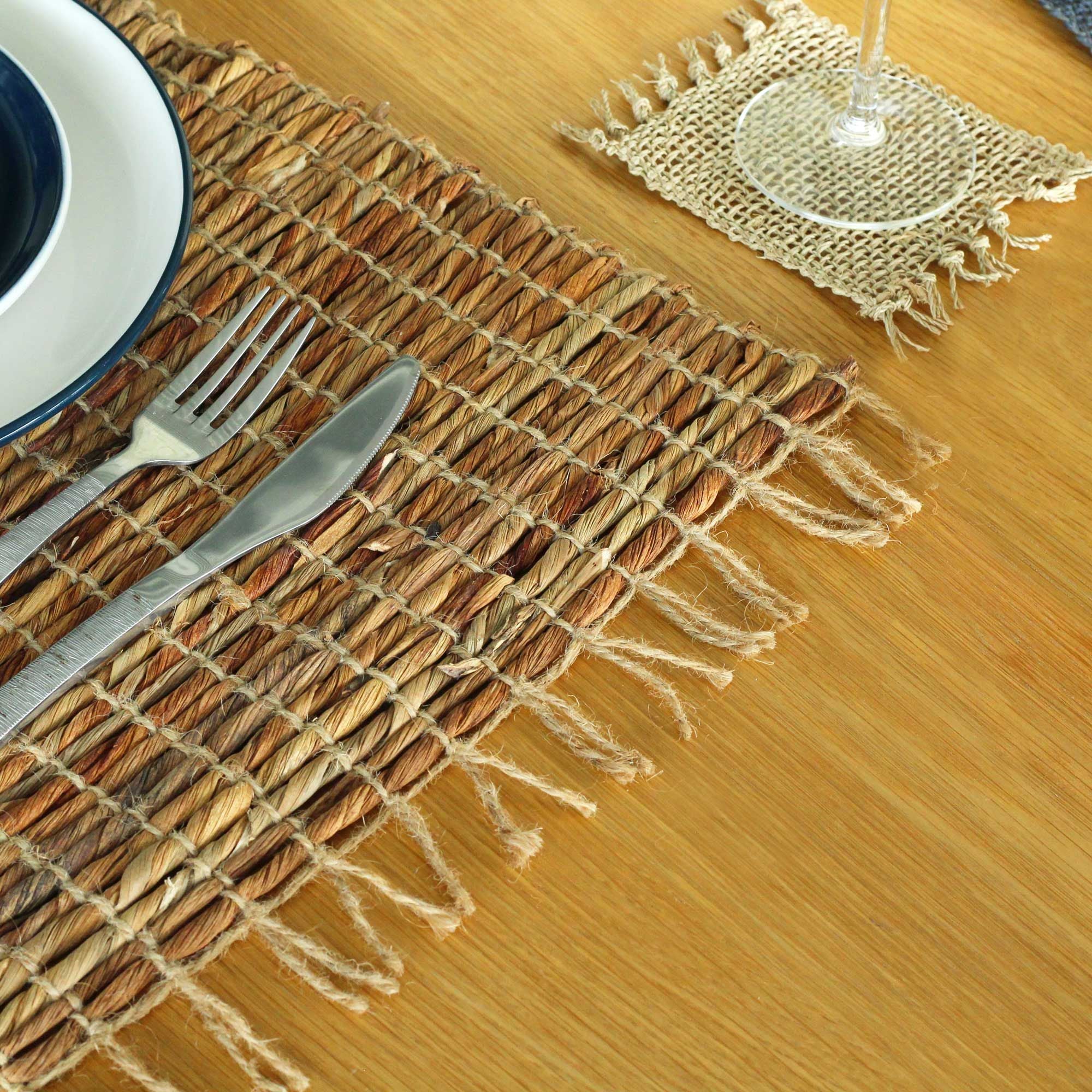 Individual de Mesa em Jacinto de Água Natural com Franjas