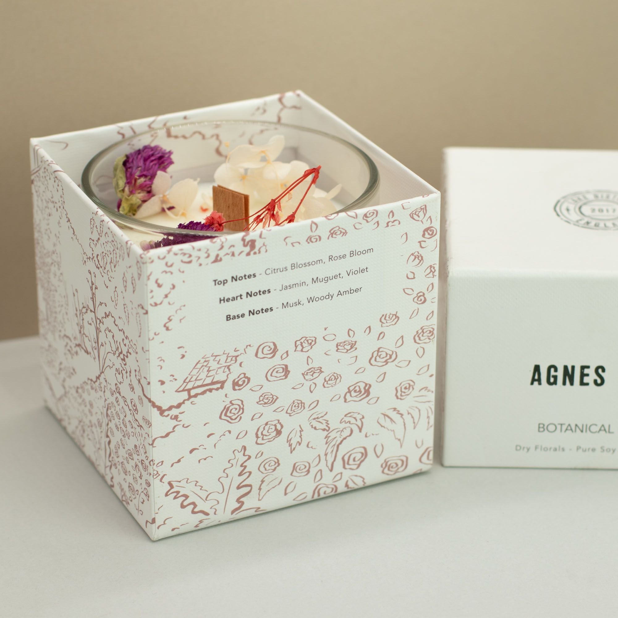 Vela Botânica de Cera de Soja Agnes + Cat - Rosas de Sawrey